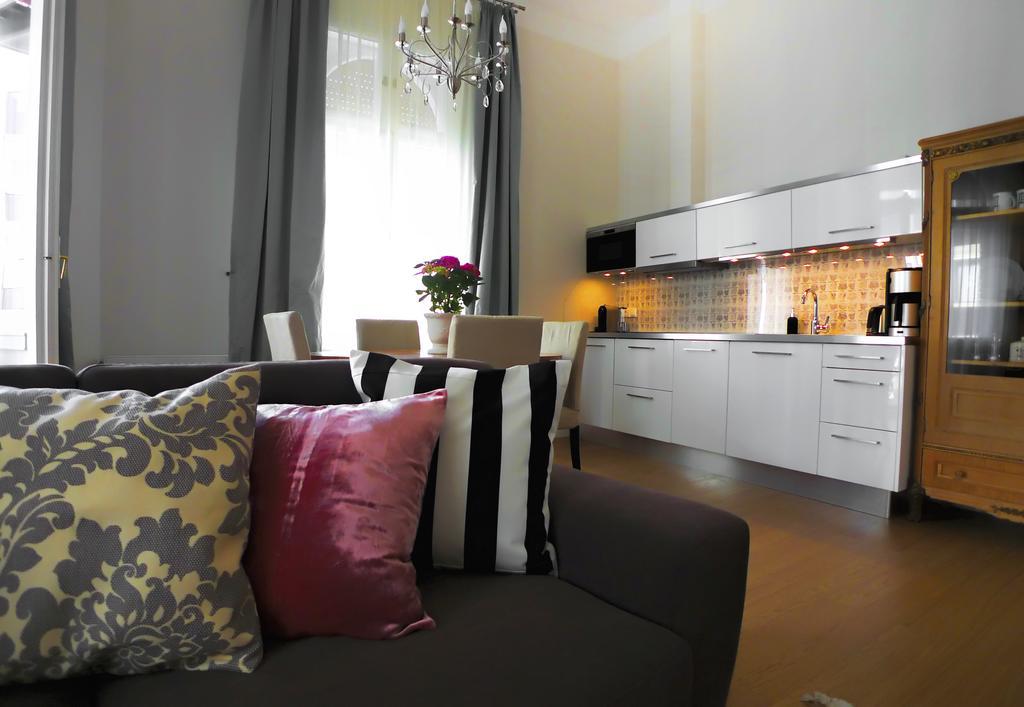 Golden Stars Budapest Apartments מראה חיצוני תמונה