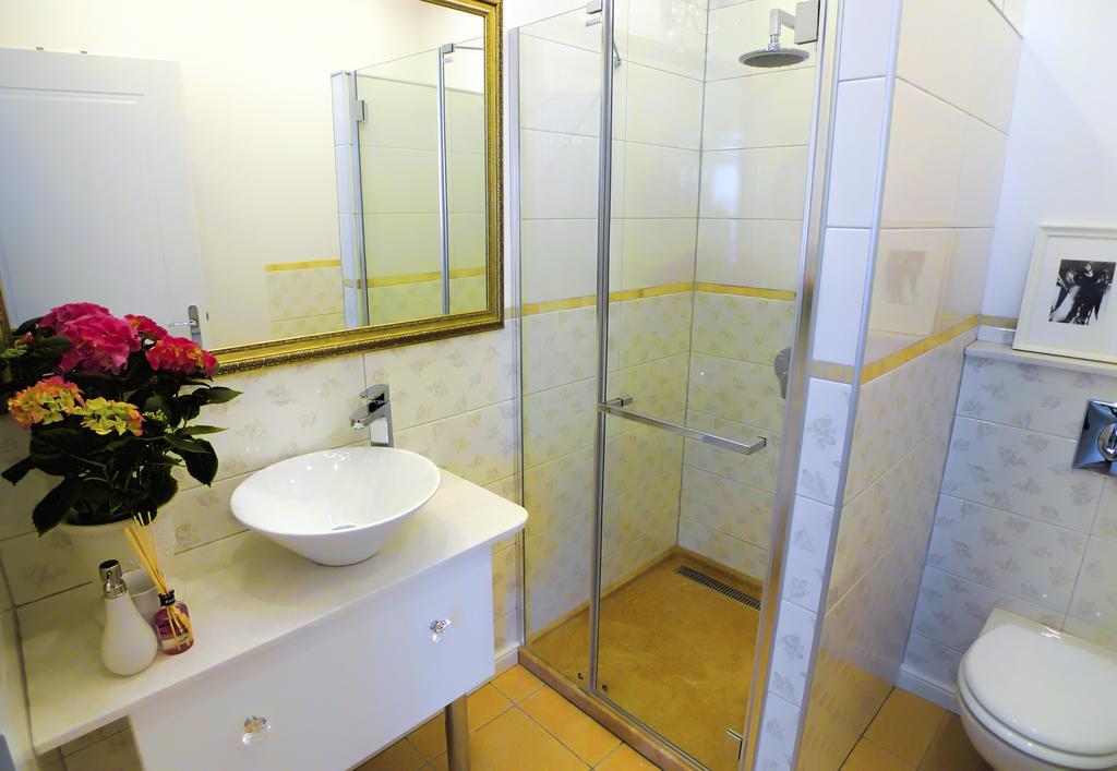 Golden Stars Budapest Apartments מראה חיצוני תמונה