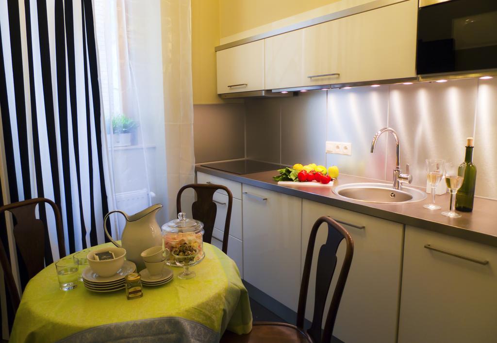 Golden Stars Budapest Apartments מראה חיצוני תמונה